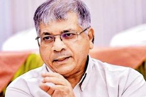 अ‍ॅड. प्रकाश आंबेडकरांचा खळबळजनक दावा ; RSS च्या प्रमुख नेत्याची पाकिस्तानच्या  ISI एजंटची गुप्त भेट!