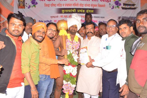 विक्रम घोरपडे ठरला माळेगाव केसरी, कुस्ती मैदानात चमकदार कामगिरीदैवयानी मानेने पुरुष मल्लाला केले पराभूत