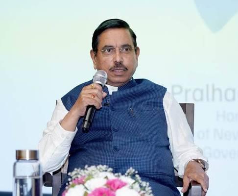 धर्मेंद्र प्रधान यांच्या राजीनाम्यानंतर केंद्रीय मंत्री प्रल्हाद जोशी यांच्याकडे शिक्षणमंत्रालयाचा अतिरिक्त कार्यभार